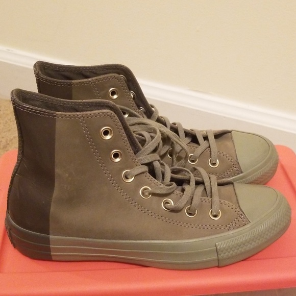 Converse - Picture 2 of 4